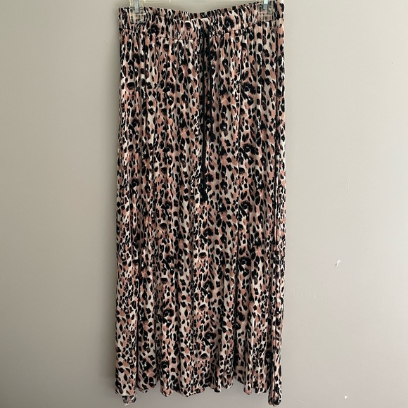 Pink, black and white leopard skirt! - Picture 1 of 5